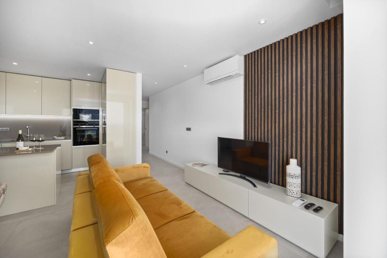 Apartment Terracos De Ii Yellow By Real